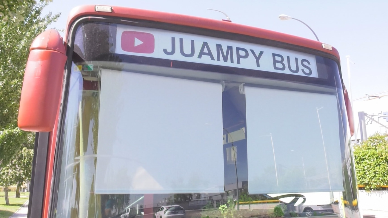 "Juampy", el vecino de Fuenlabrada que vive en un autobús