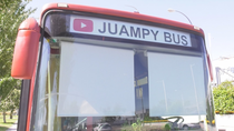 "Juampy", el vecino de Fuenlabrada que vive en un autobús