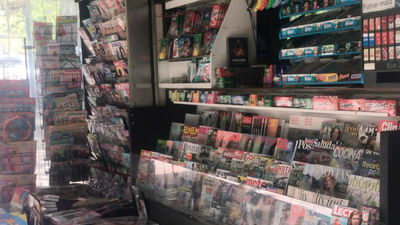 Los quioscos de prensa de Madrid podrán vender títulos de transporte, pilas o tarjetas de memoria