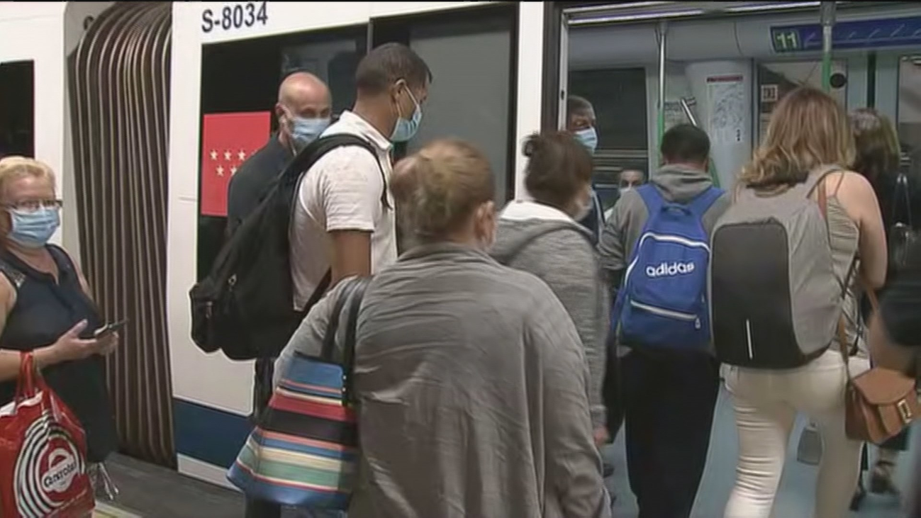 Ligero aumento de afluencia en el metro de Madrid en el primer día tras las vacaciones