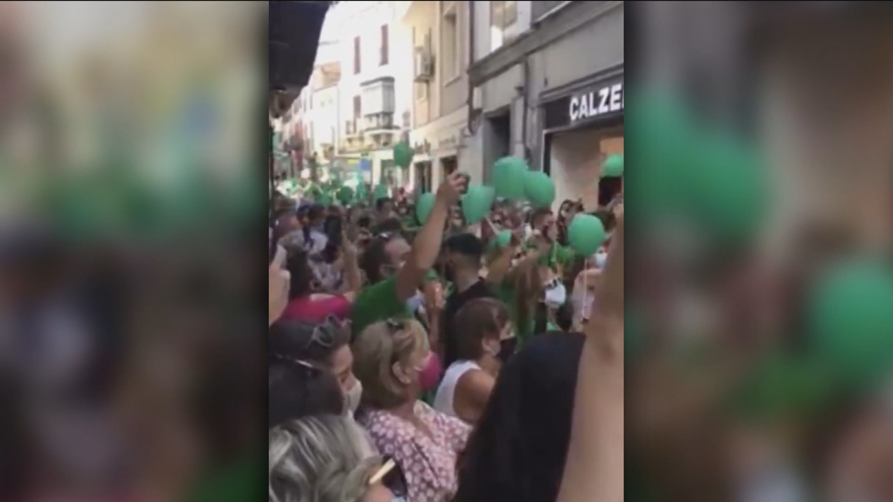 La criticada actuación de Soraya Arnelas en Plasencia: con aglomeraciones y sin distancia