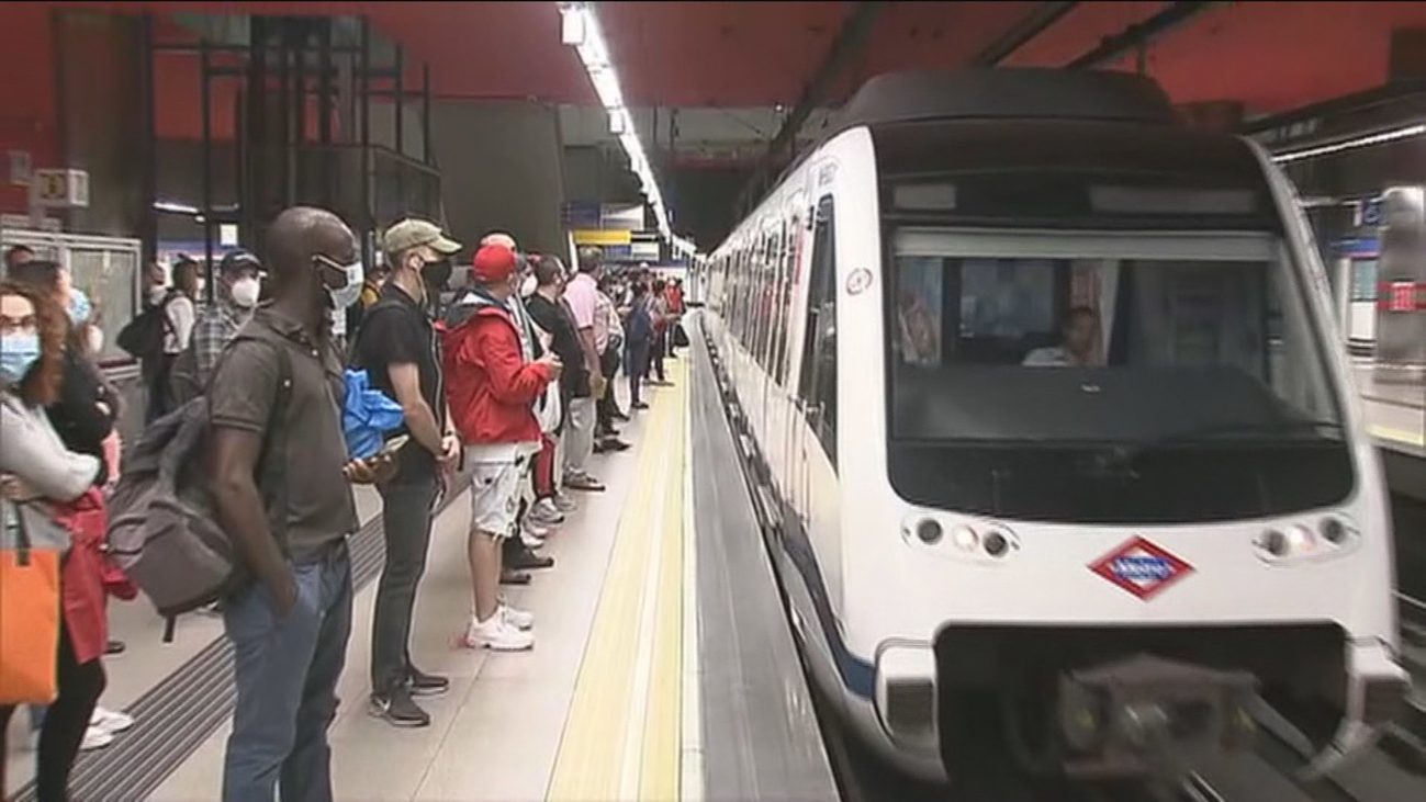 Normalidad y sin incidencias en el transporte público madrileño que crece un 8%  tras el regreso vacacional