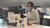 Las oficinas afrontan la vuelta al trabajo con medidas de protección frente al coronavirus