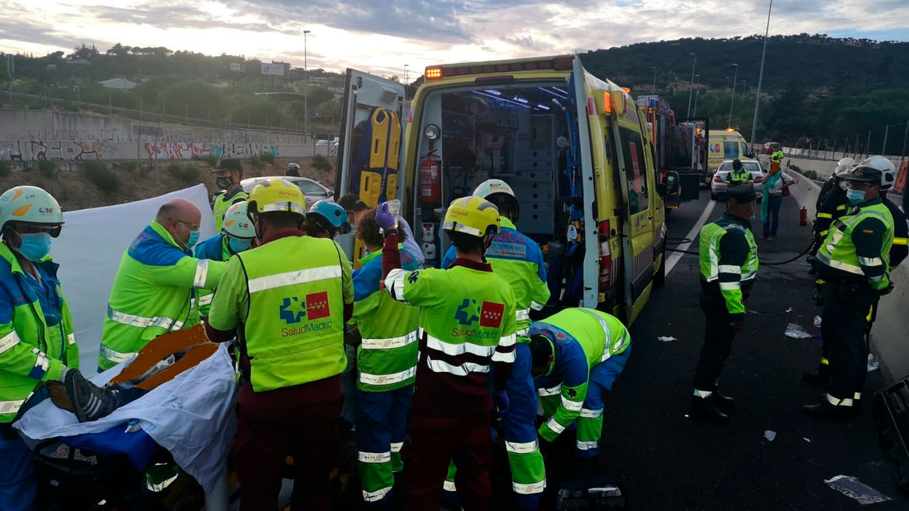 Una UVI móvil del Summa 112 ha trasladado al herido al hospital de la La Paz