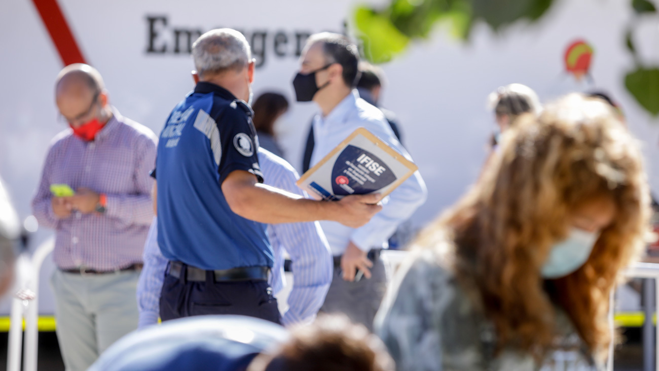 Personal de IFISE anes de la realización de test rápidos de detección de anticuerpos IgG e IgM