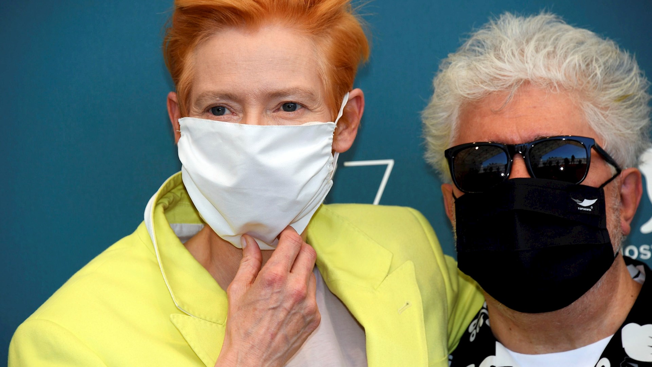 Almodóvar presenta su último trabajo en un Festival de Venecia con glamour a pesar de la pandemia