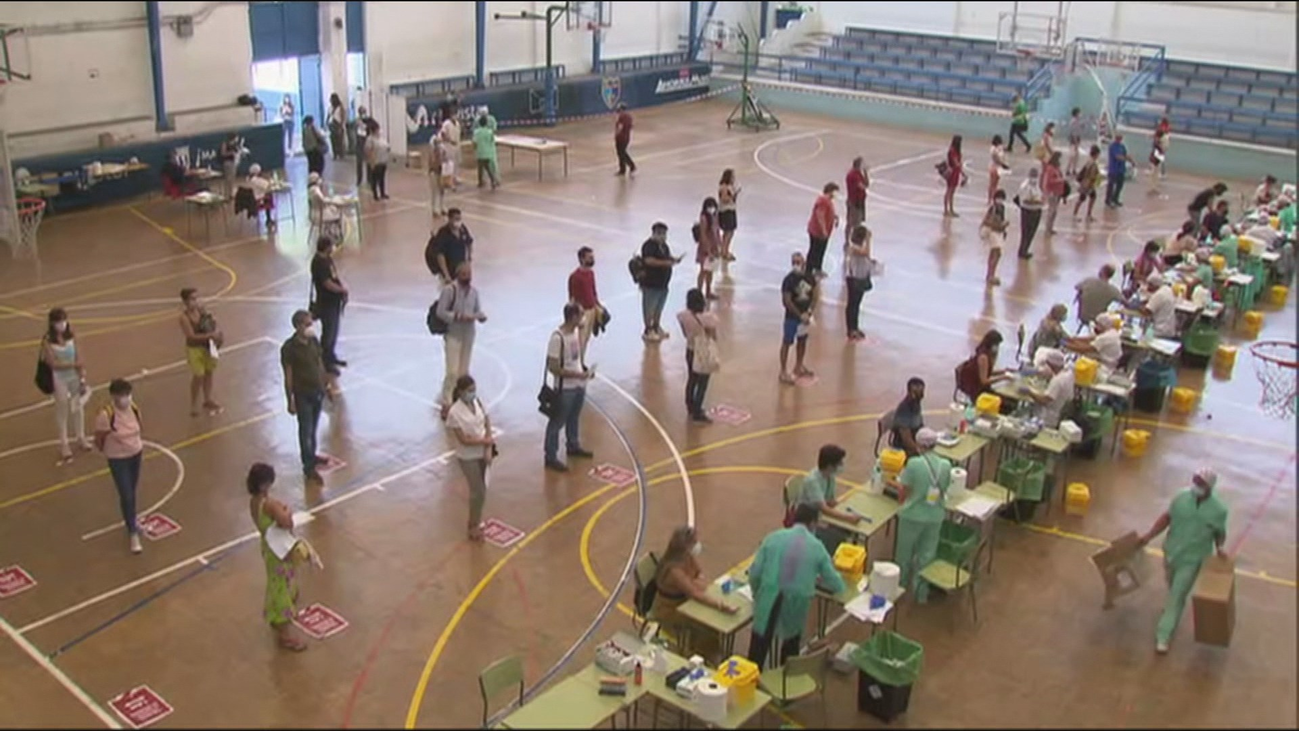 Realizados este jueves 12.000 test a los profesores madrileños en una jornada con normalidad y colas rápidas