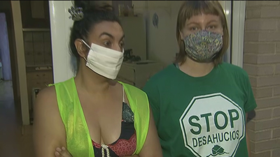 En cuarentena con covid y pendientes de un desahucio en Puente de Vallecas