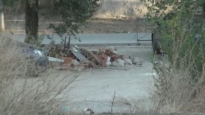 Denuncian el estado de abandono de un parque en Villaverde