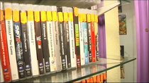 Nos colamos en una tienda de videojuegos