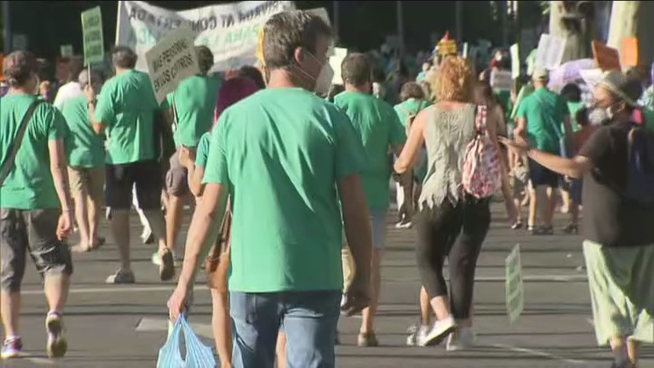 Cientos de profesores piden en Madrid una vuelta "segura" a las aulas