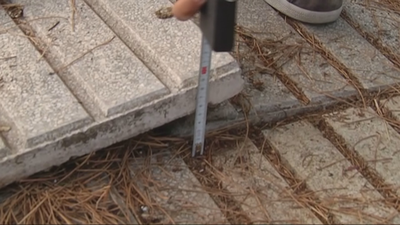 Denuncian el mal estado de las aceras en Arturo Soria