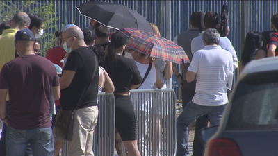 Denuncian un nuevo mercado negro de citas previas para renovar los permisos de residencia