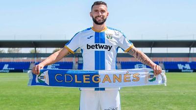 El Leganés presenta a Borja Bastón