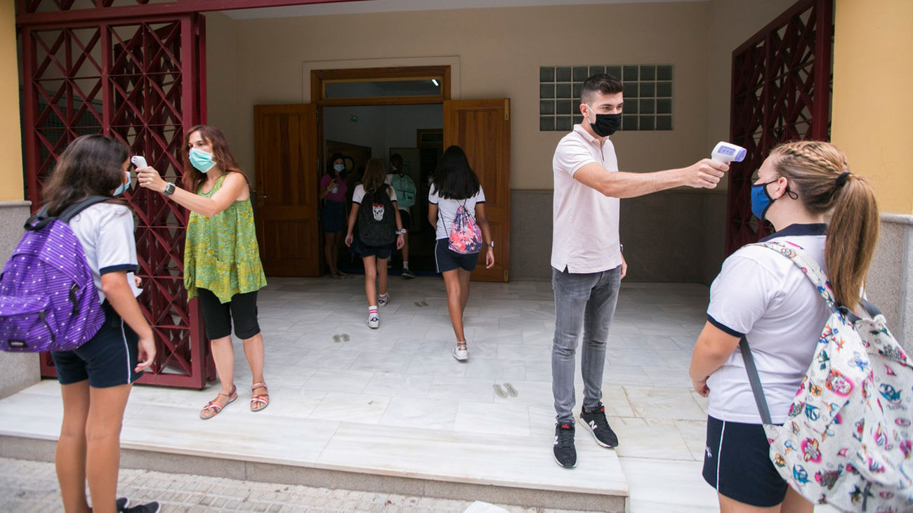 Total incertidumbre de padres, alumnos y profesores en el regreso a las aulas