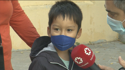 Regreso a las aulas con preocupación de los padres y alegría entre los alumnos: “Voy a darles un abrazo de broma”