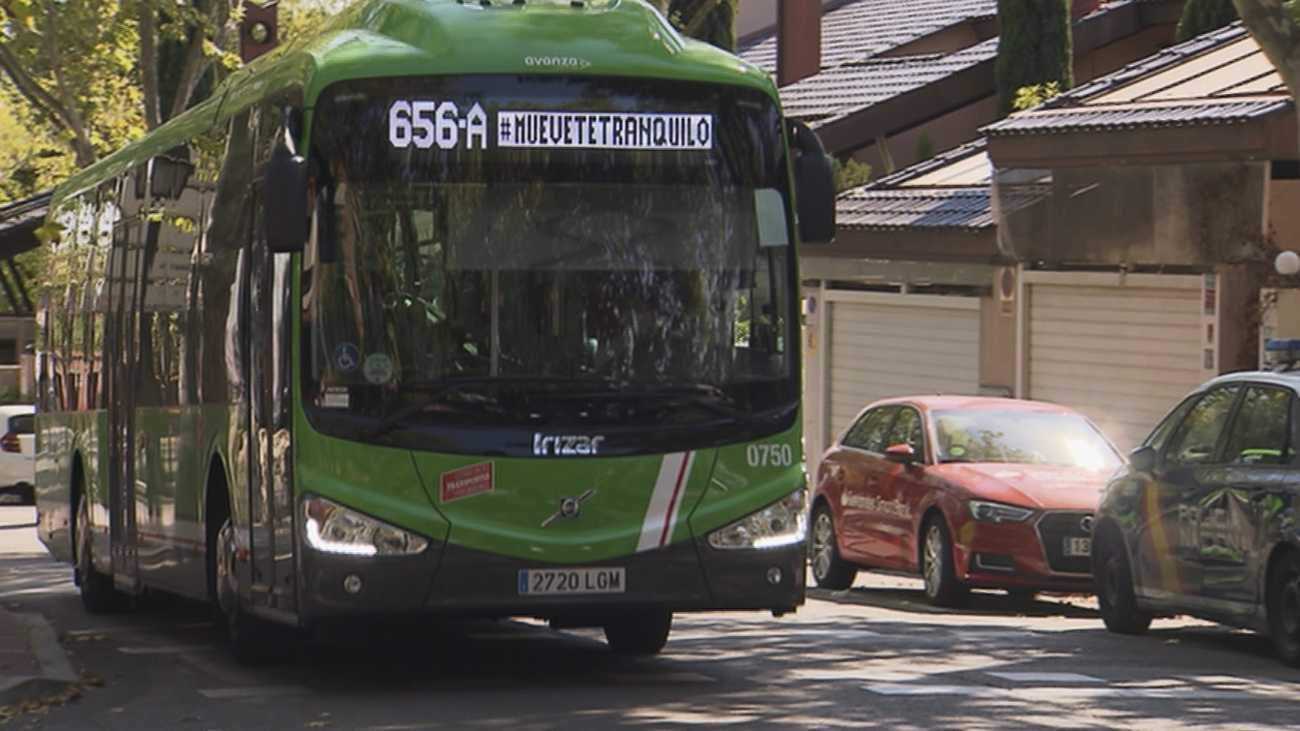 Testigo del atropello de Aravaca: "El padre salió del coche y comenzó a dar golpes al autobús"