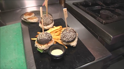 Descubrimos las mini hamburguesas negras