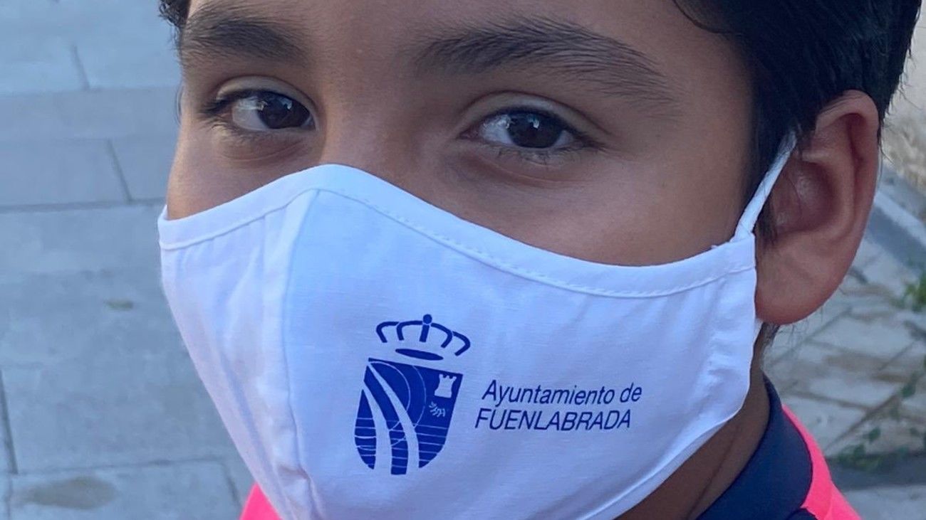 Fuenlabrada reparte mascarillas reutilizables en los colegios