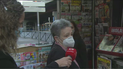 Preocupación, miedo y rabia en Vallecas por tener el récord de contagios: "El coronavirus se ceba con los humildes”