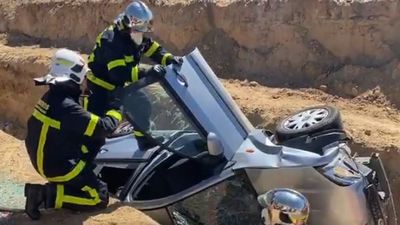 Herida una anciana tras caer con su coche en una zanja en la M-503 en Pozuelo