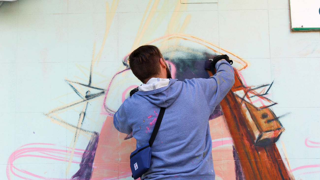 Alcobendas convierte los escaparates y fachadas de sus comercios en lienzos artísticos desde este lunes