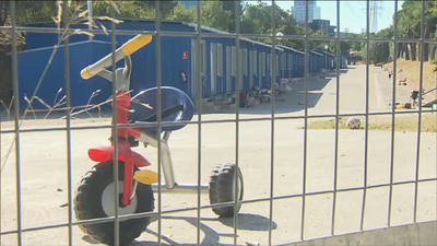 Colocan un candado en el campamento de refugiados de San Roque donde dos personas han dado positiivo