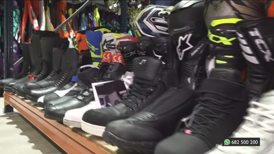 Complementos para moteros a precio de chollo en Embajadores