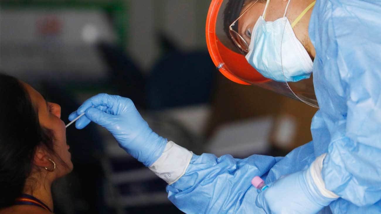 El Consejo General de enfermería pide a Ayuso más personal para controlar la pandemia