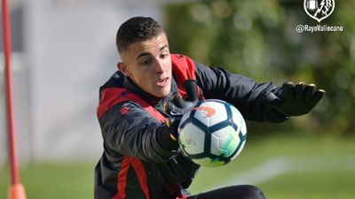 Miguel Morro, de canterano a portero titular en el Rayo