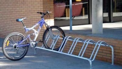 San Sebastián de los Reyes instala aparcabicis en todos los colegios