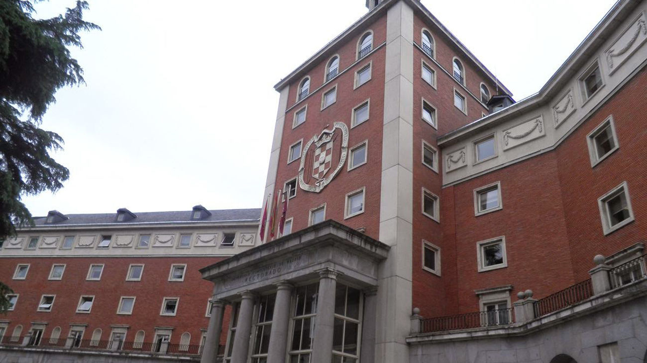 Rosa de la Fuente: “El problema de las novatadas es que es muy fácil entrar y muy difícil salir”