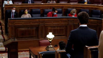 Sánchez y Casado chocan en el Congreso por la corrupción