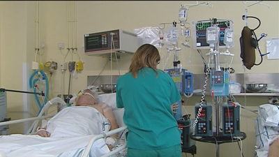 El 40% de las camas UCI en Madrid están ocupadas por enfermos de Covid y hay hospitales ya completos