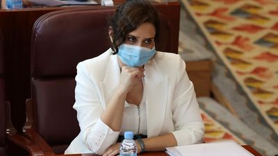 Ayuso muestra su apoyo a la Policía tras los altercados de Vallecas