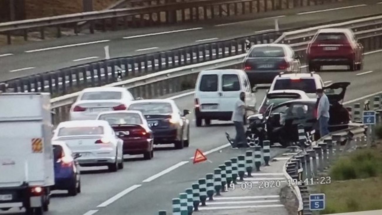 Accidente por alcance de dos vehículos en la A-5, a la altura de Móstoles