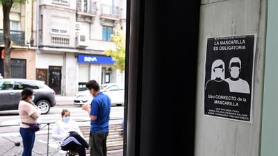 Ochenta organizaciones piden la dimisión de Ayuso  por  declaraciones "racistas" en la gestión de la  pandemia