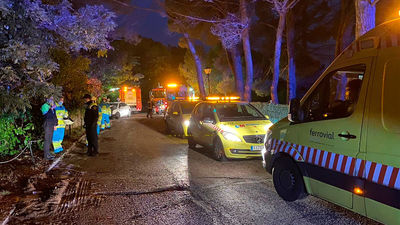 Cuatro heridos, uno de ellos grave, tras  chocar un turismo contra un muro en Collado Villalba