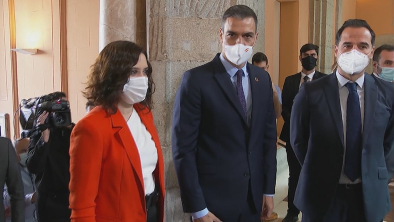 Isabel Díaz Ayuso, Pedro Sánchez e Ignacio Aguado se reúnen en Sol