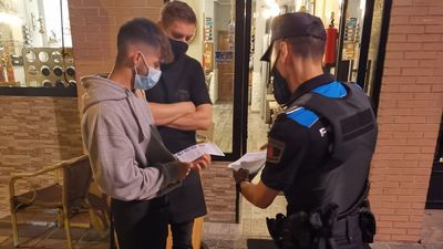 Getafe reparte 1.000 bandos y 5.000 octavillas en las zonas restringidas