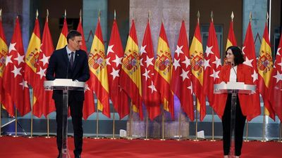 Sánchez y Ayuso destacan su unión y que están "listos para contemplar otros escenarios si son necesarios"