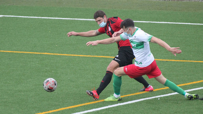 Tarjeta roja por bajarse tres veces la mascarilla en un partido