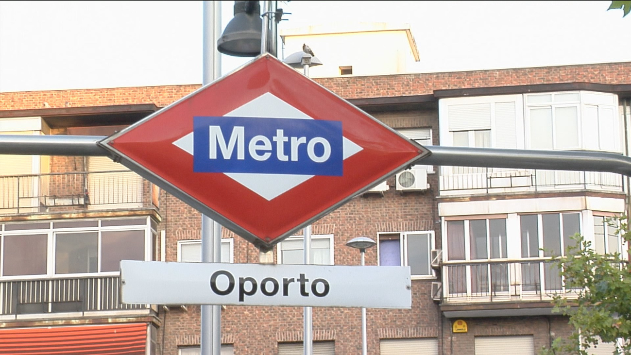 Exceso de aforo y falta de distanciamiento en el metro de Madrid