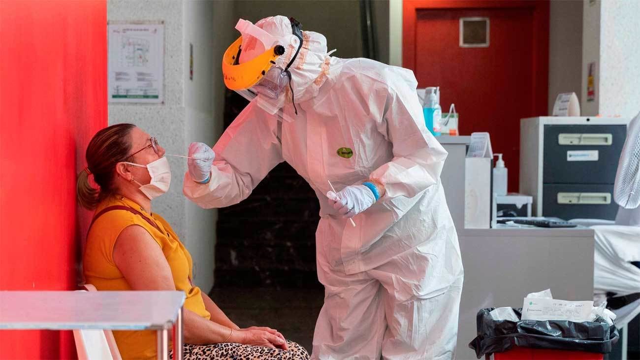 Sanidad notifica 10.799 nuevos casos, 3.125 en 24 horas y 241 fallecidos