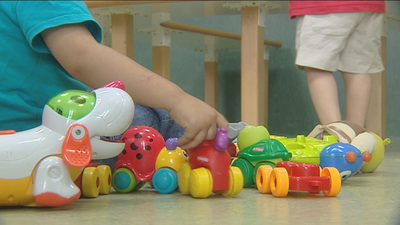 Madrid sube la cuantía de las becas infantiles para las familias más vulnerables