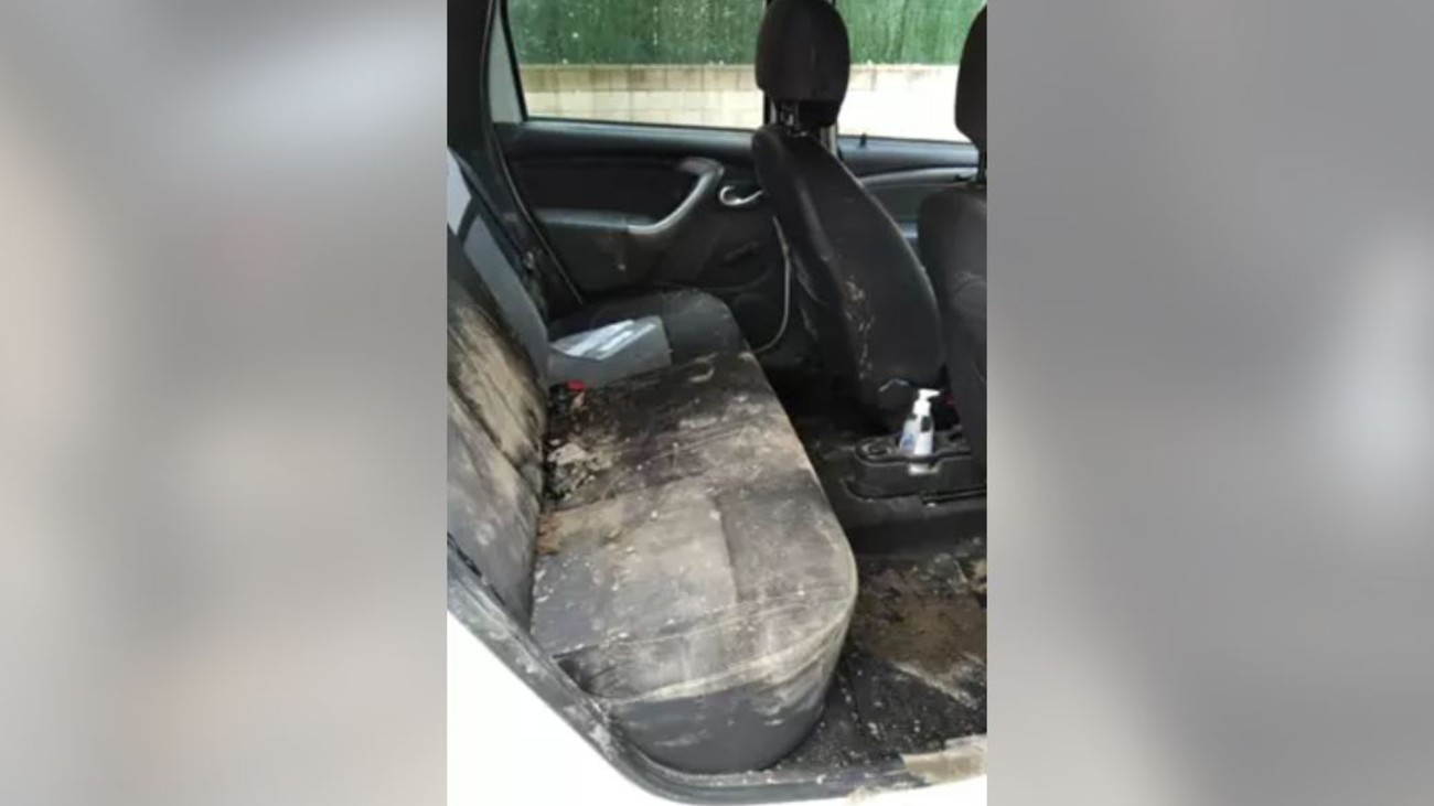 Coche destrozado de la Policía Local