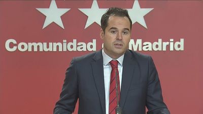 Aguado dice que cerrar los puentes parece "un parche en el casco de un barco que se está hundiendo"