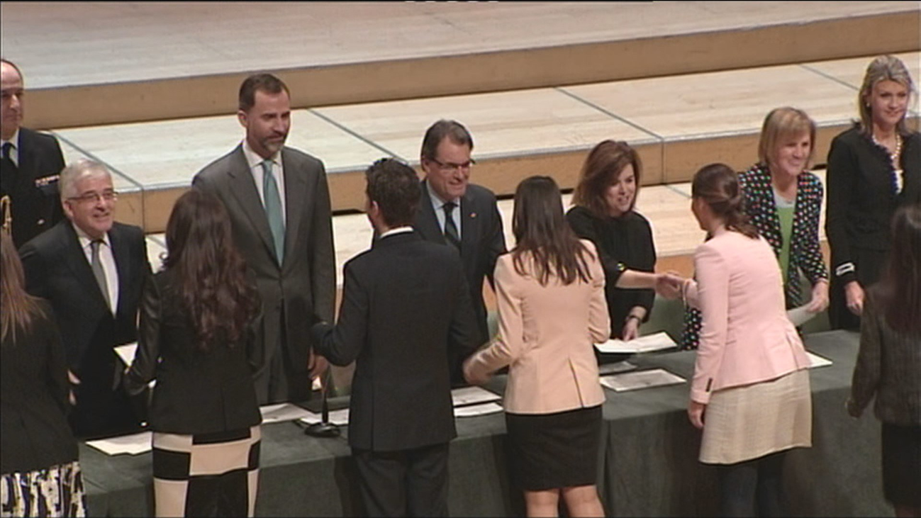 Asociaciones de jueces exigen explicaciones por la ausencia del Rey en la entrega de despachos