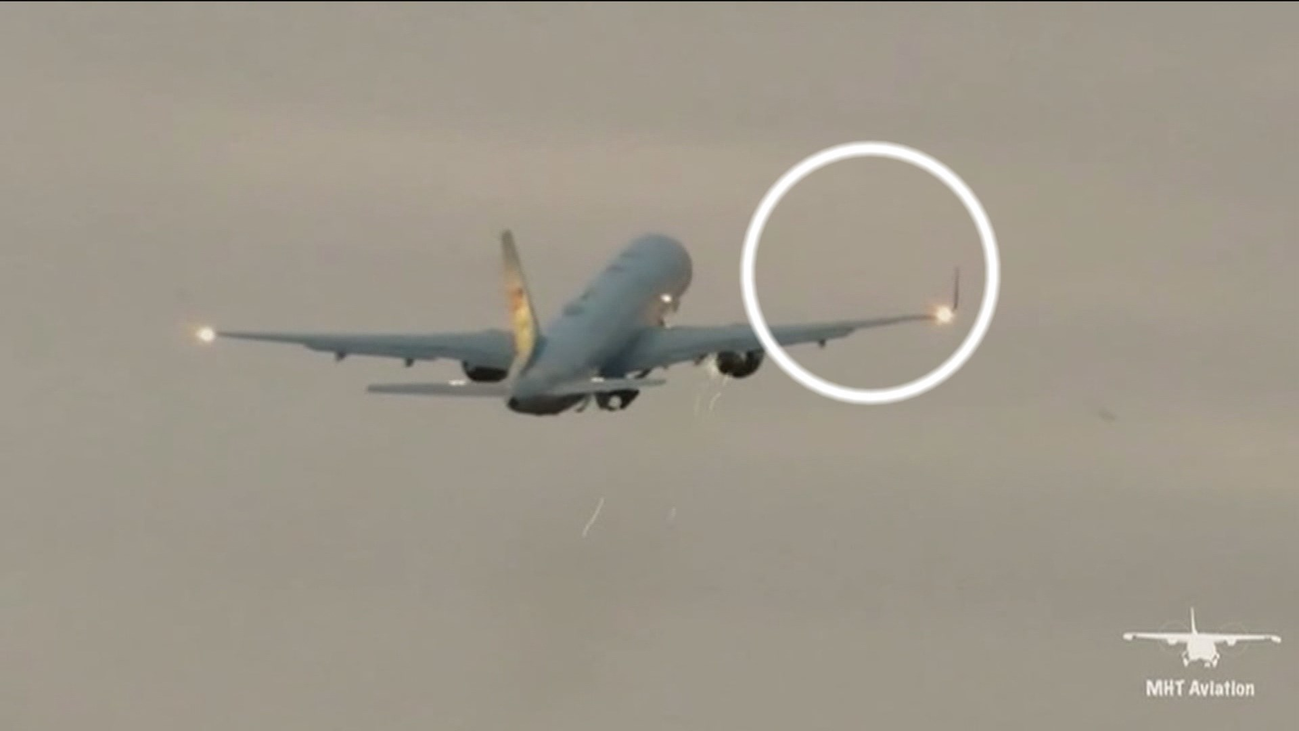 Aterrizaje de emergencia del avión del vicepresidente de Estados Unidos al chocar contra un pájaro