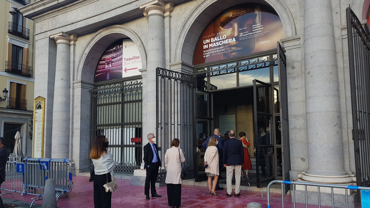El Teatro Real sube el telón de su nueva temporada y baja el aforo